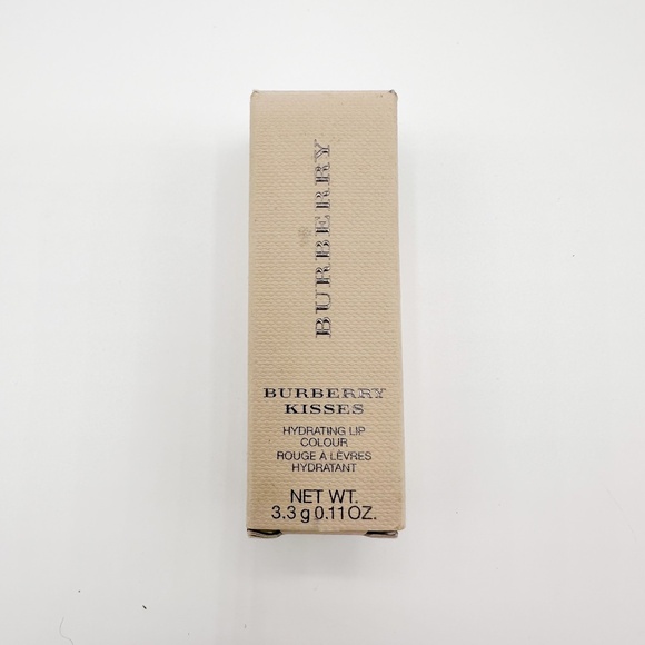 Burberry Kisses Classic Red No. 117 Hydrating Lip Colour - Picture 4 of 5